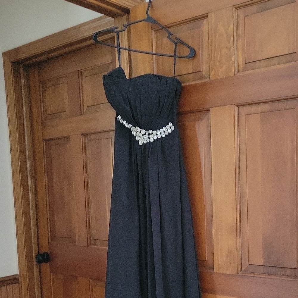 Elegant Black Strapless Dress